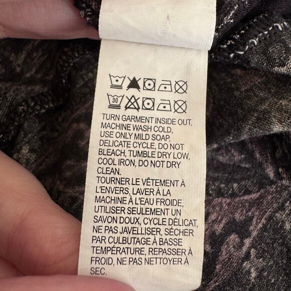 Lucky Brand Womens 3/4 Sleeve Floral Henley Size 1X Black Bohemian Tapestry‎ - Picture 8 of 10